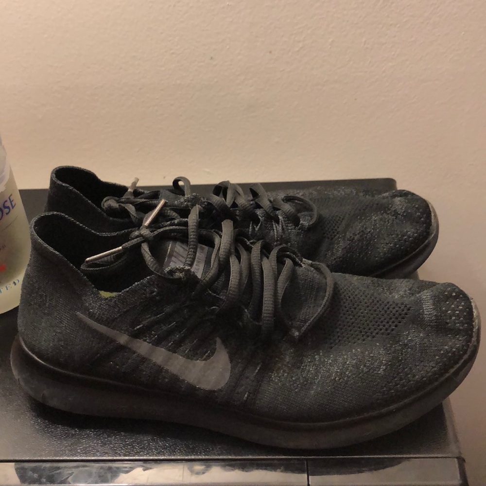 Nike free runs - Picture 4 of 5
